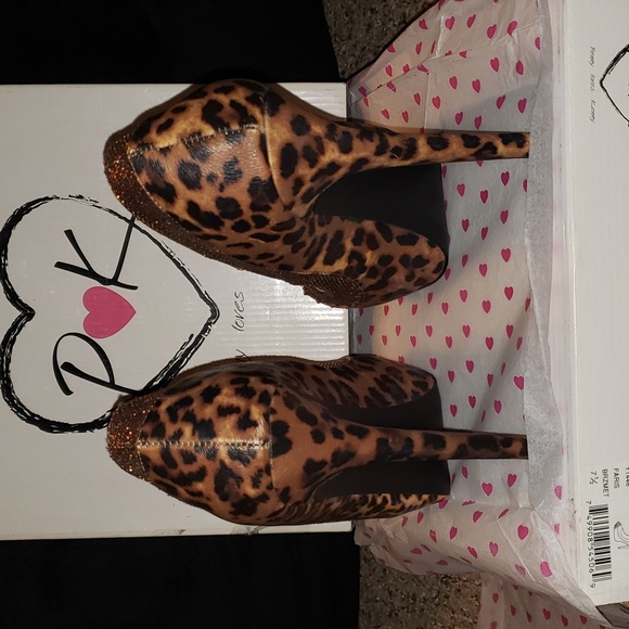 P♡K leopard print & gold spikes super high heels pumps Faris Brzmet sz 7.5 - Picture 6 of 16